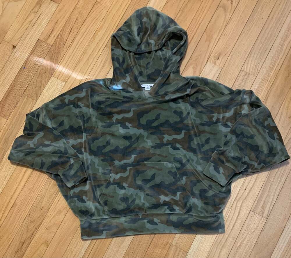 American Eagle Size S Camo Velour Hoodie
